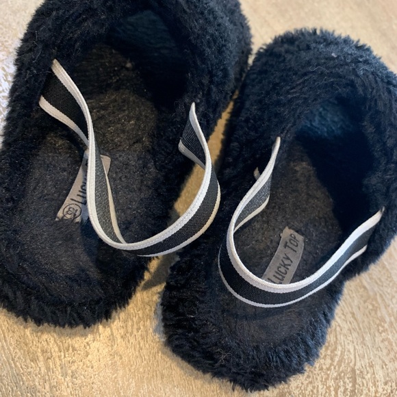 Girls Fur Slippers - Picture 3 of 8